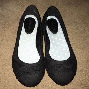 NWOT Hot Cakes black flats 7 W